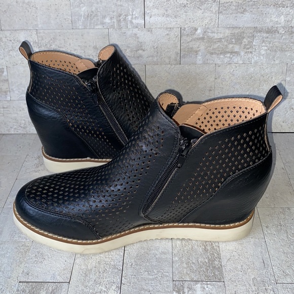 EUC Mi.Im The Lamber Perforated Wedge Sneakers - Picture 6 of 9